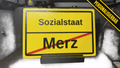 Personalisiertes Ortsausgangsschild mit Wunschtext und Standfuß - Subthiel - Marco Thiel