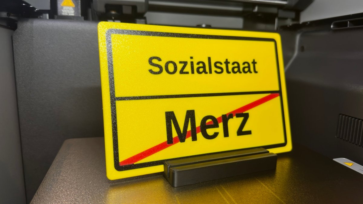 Personalisiertes Ortsausgangsschild mit Wunschtext und Standfuß - Subthiel - Marco Thiel