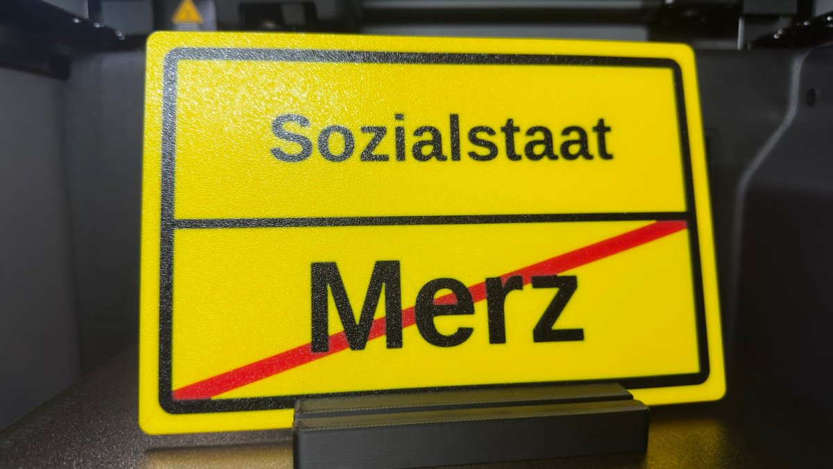 Personalisiertes Ortsausgangsschild mit Wunschtext und Standfuß - Subthiel - Marco Thiel